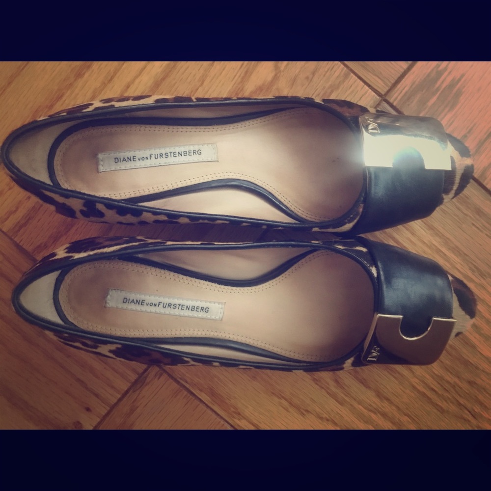 #DVF leopard print flats with gold sole & heel